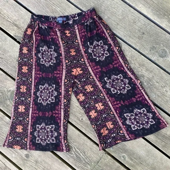 KENDALL KYLIE Skirt Pants Shorts Wide Leg Capri Black Red Maroon Size Small - Picture 3 of 14